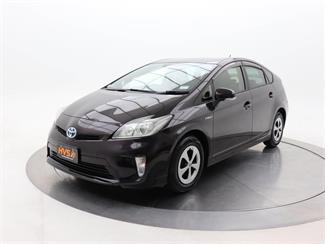 2013 Toyota Prius - Thumbnail