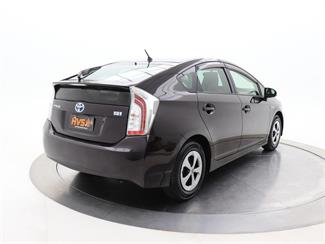 2013 Toyota Prius - Thumbnail