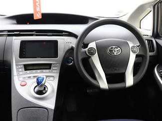 2013 Toyota Prius - Thumbnail