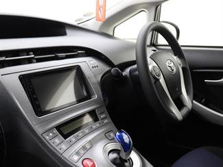 2013 Toyota Prius - Thumbnail