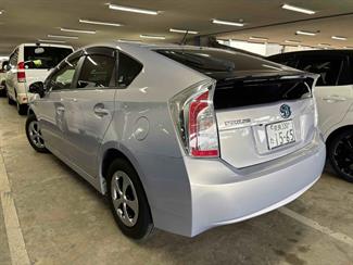 2013 Toyota Prius - Thumbnail