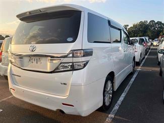 2013 Toyota Vellfire - Thumbnail