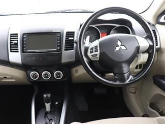 2007 Mitsubishi Outlander - Thumbnail