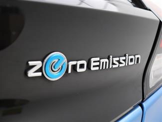 2020 Nissan Leaf - Thumbnail