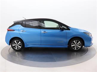 2020 Nissan Leaf - Thumbnail