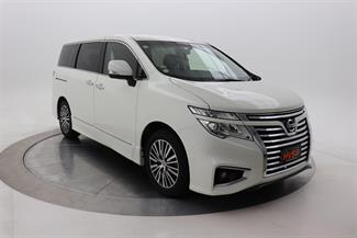 2018 Nissan Elgrand - Thumbnail