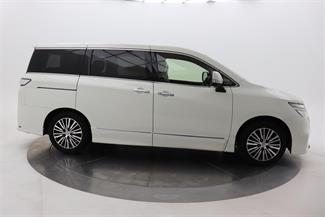 2018 Nissan Elgrand - Thumbnail