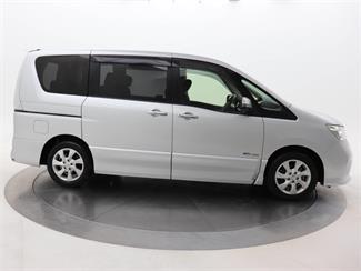 2013 Nissan Serena - Thumbnail