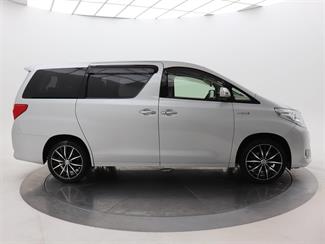 2013 Toyota Alphard - Thumbnail