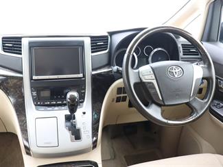 2013 Toyota Alphard - Thumbnail