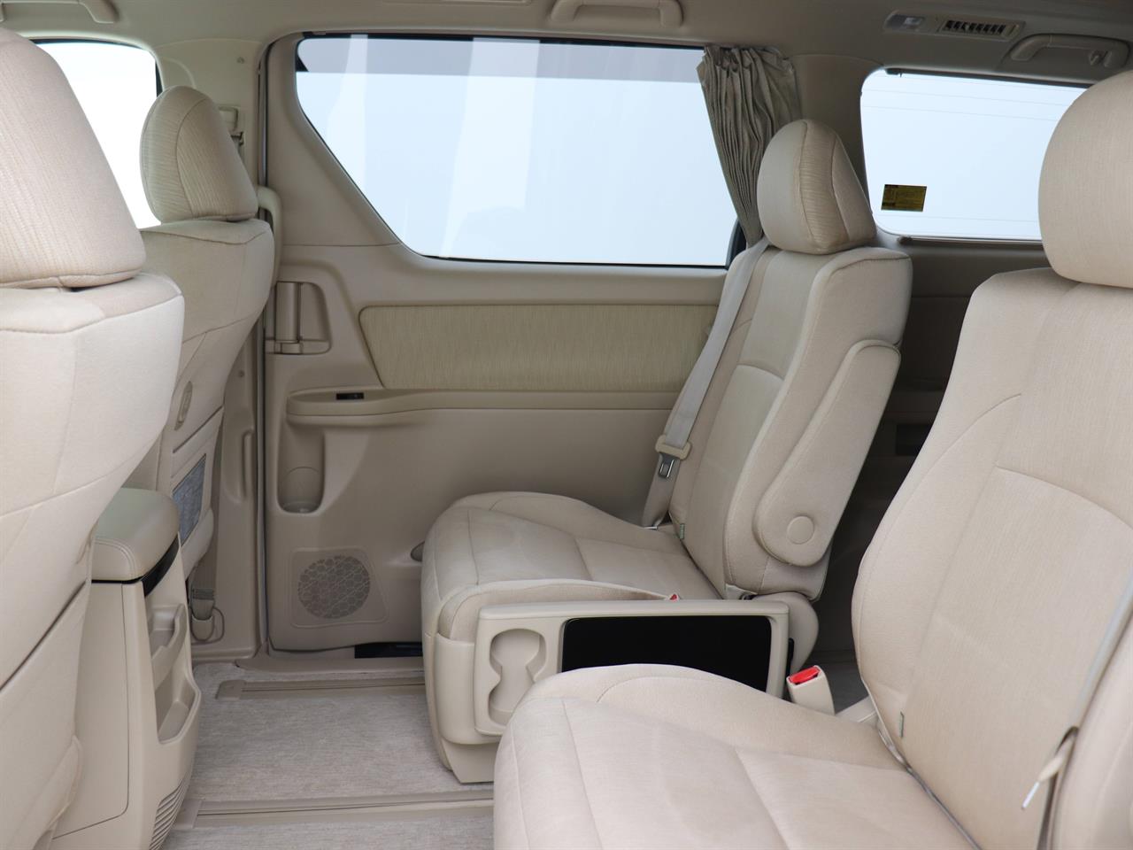 2013 Toyota Alphard