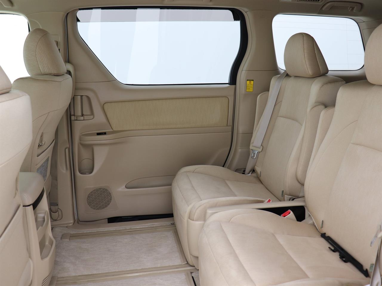 2014 Toyota Alphard