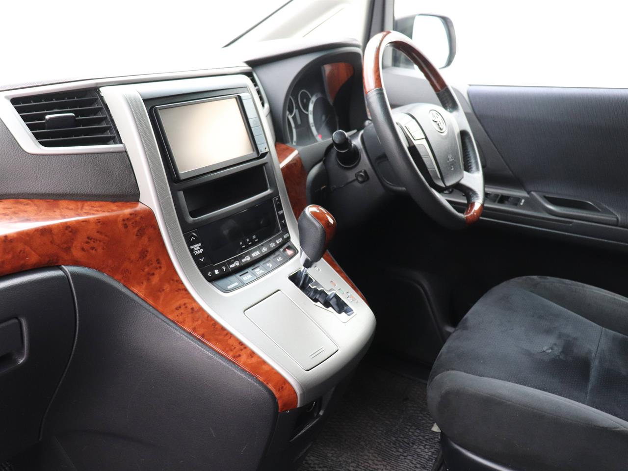 2010 Toyota Vellfire