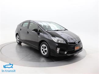 2014 Toyota Prius - Thumbnail