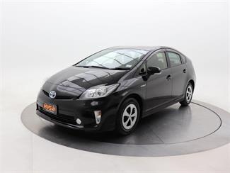 2014 Toyota Prius - Thumbnail