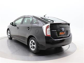 2014 Toyota Prius - Thumbnail