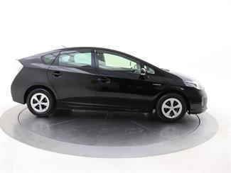 2014 Toyota Prius - Thumbnail