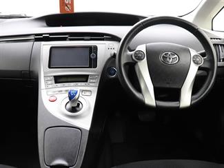 2014 Toyota Prius - Thumbnail