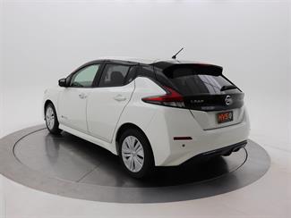 2018 Nissan Leaf - Thumbnail