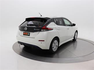 2018 Nissan Leaf - Thumbnail