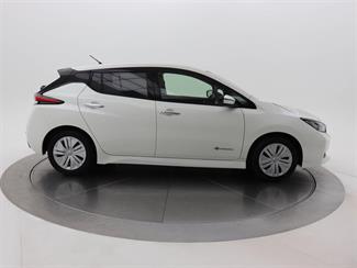 2018 Nissan Leaf - Thumbnail