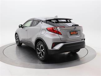 2017 Toyota C-HR - Thumbnail