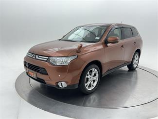 2013 Mitsubishi Outlander - Thumbnail