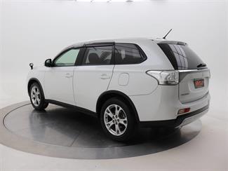 2015 Mitsubishi Outlander - Thumbnail