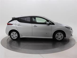 2020 Nissan Leaf - Thumbnail