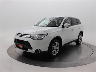 2014 Mitsubishi Outlander - Thumbnail