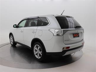 2014 Mitsubishi Outlander - Thumbnail