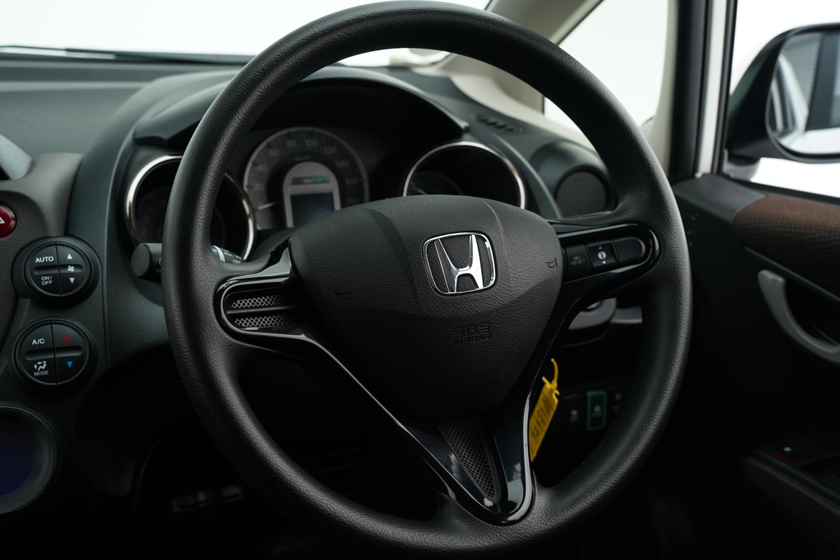 Honda Fit ARIA Shuttle Hybrid