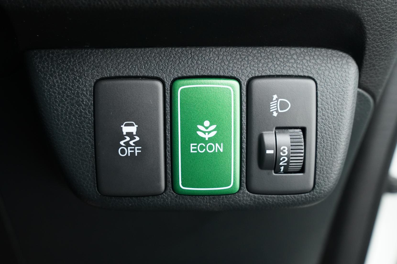 Honda Fit ARIA Shuttle Hybrid