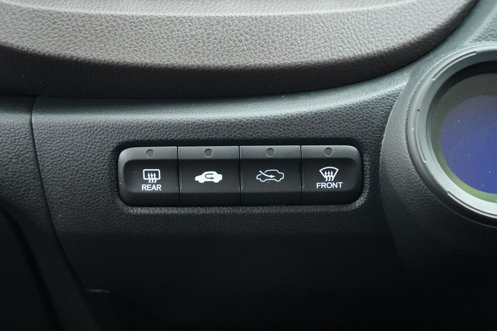Honda Fit ARIA Shuttle Hybrid