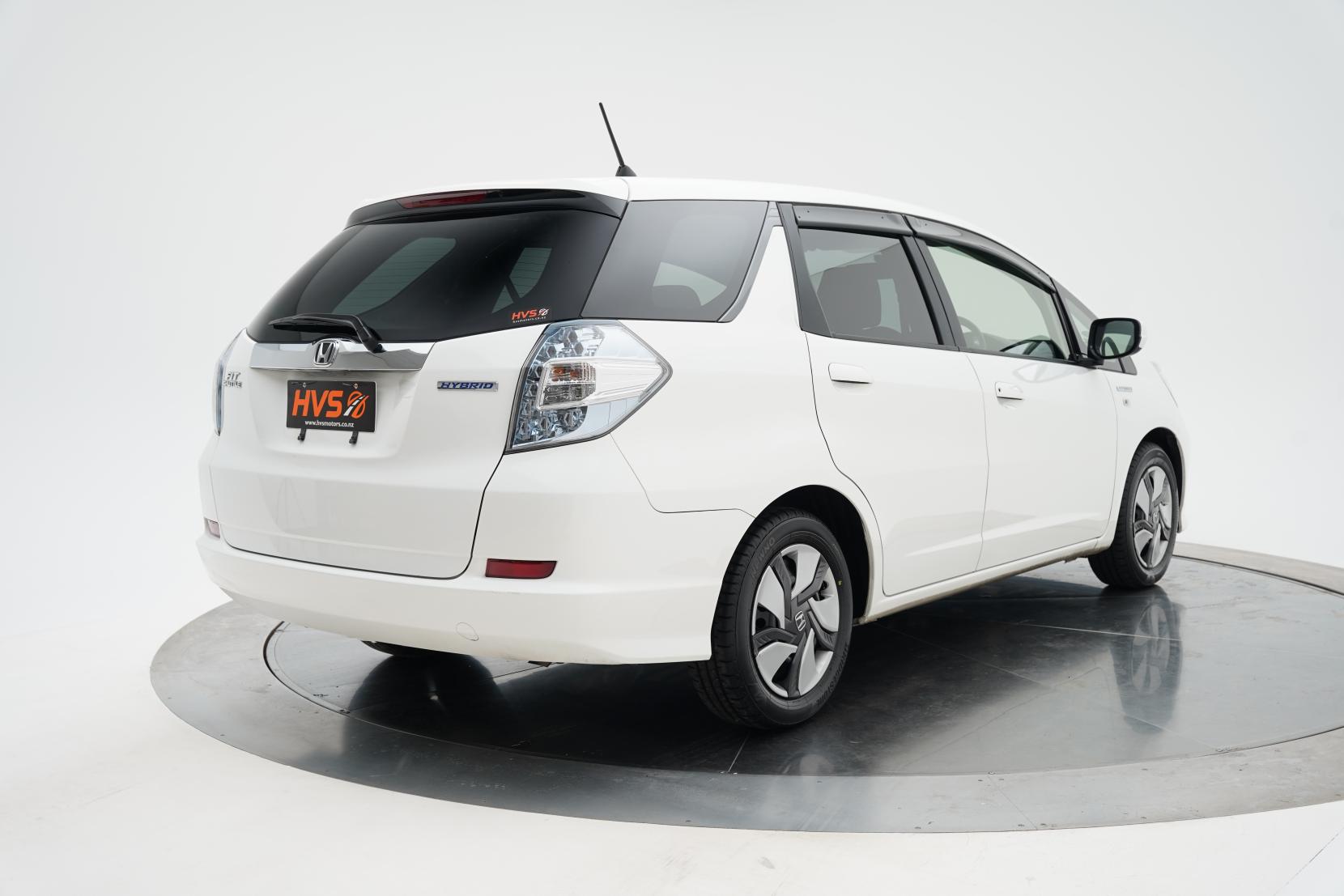 Honda Fit ARIA Shuttle Hybrid