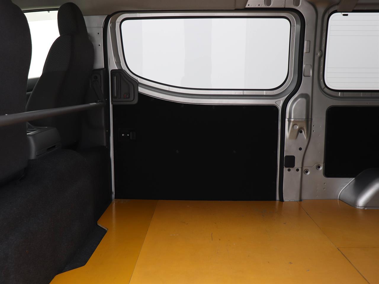 Nissan NV350 Caravan Model 2.5 CARAVAN Diesel Dual Slider