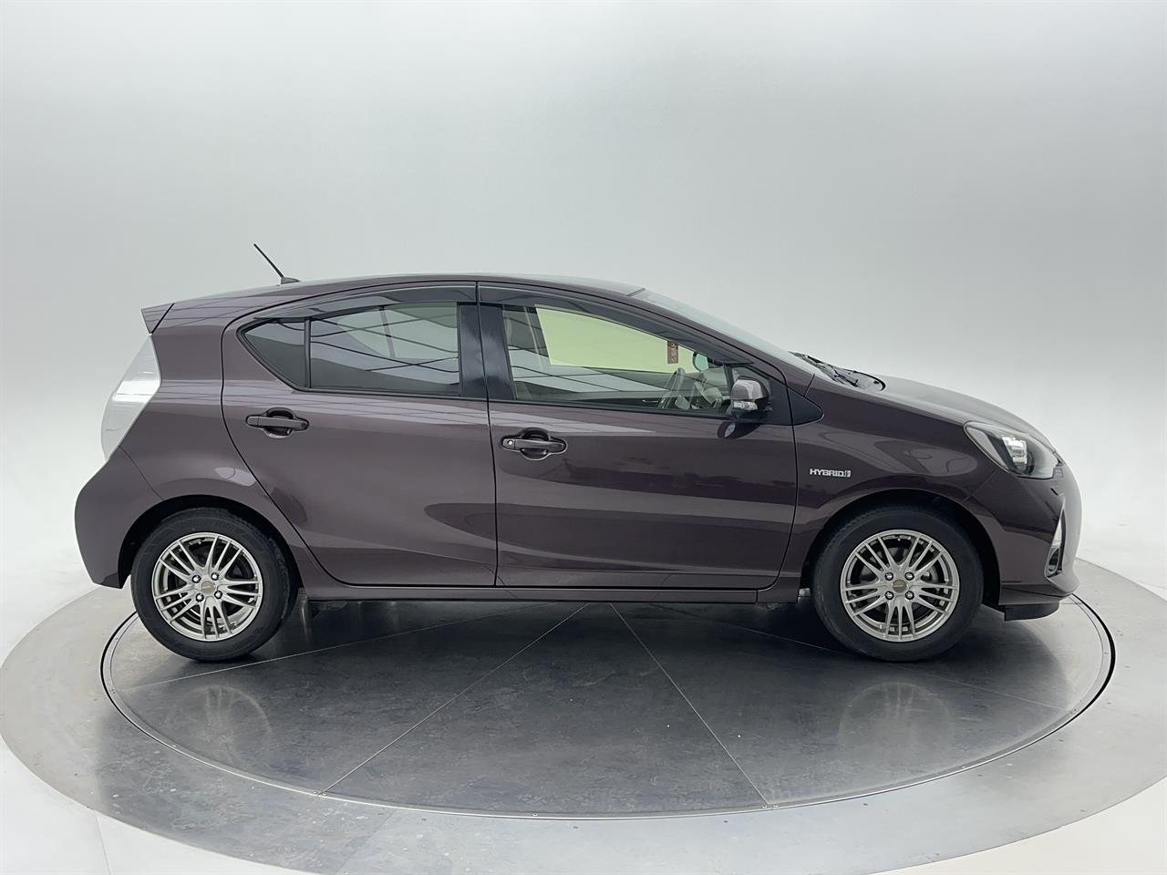 Toyota AQUA 1.5