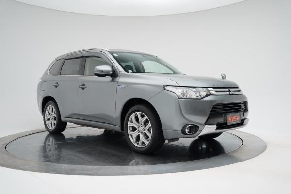 Mitsubishi Outlander 2.4 PHEV Phev G 4WD 