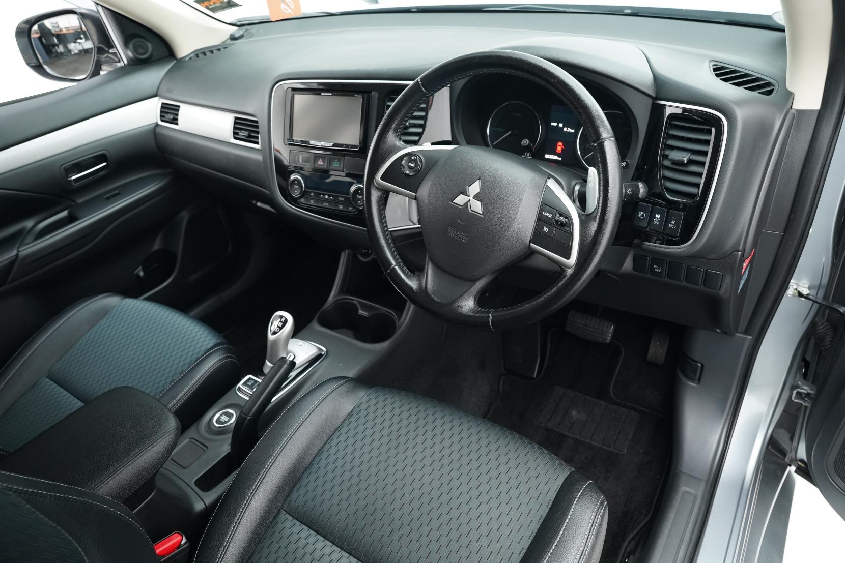 Mitsubishi Outlander 2.4 PHEV Phev G 4WD 