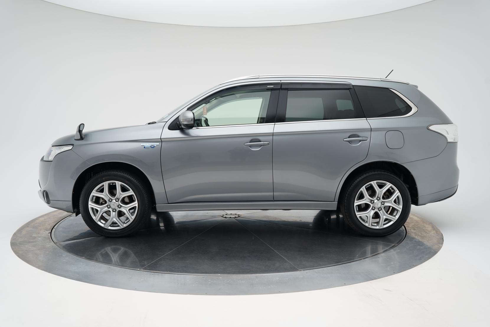 Mitsubishi Outlander 2.4 PHEV Phev G 4WD 