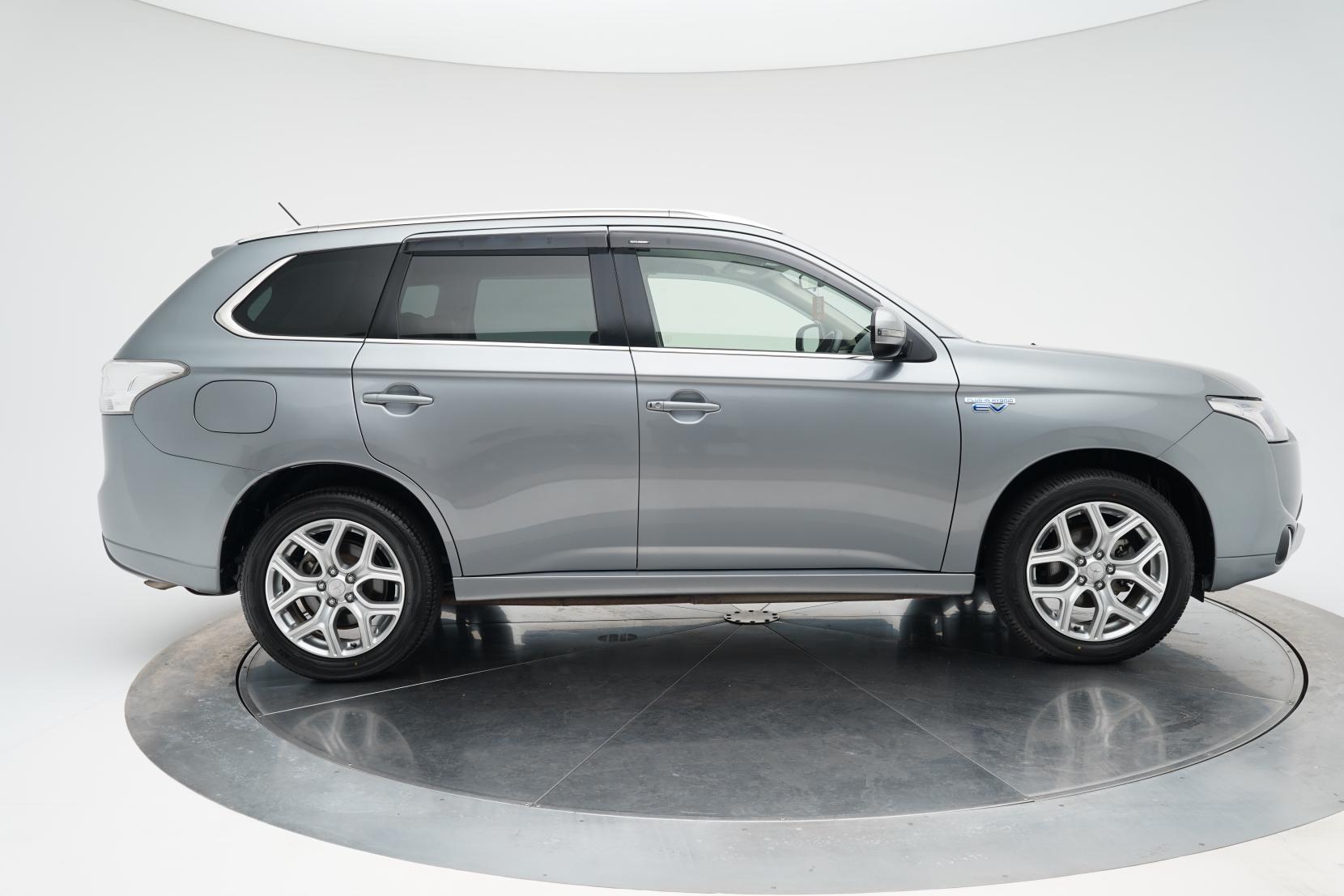 Mitsubishi Outlander 2.4 PHEV Phev G 4WD 