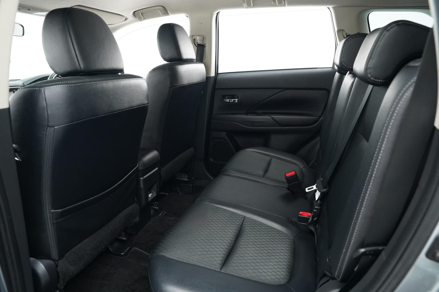 Mitsubishi Outlander 2.4 PHEV Phev G 4WD 