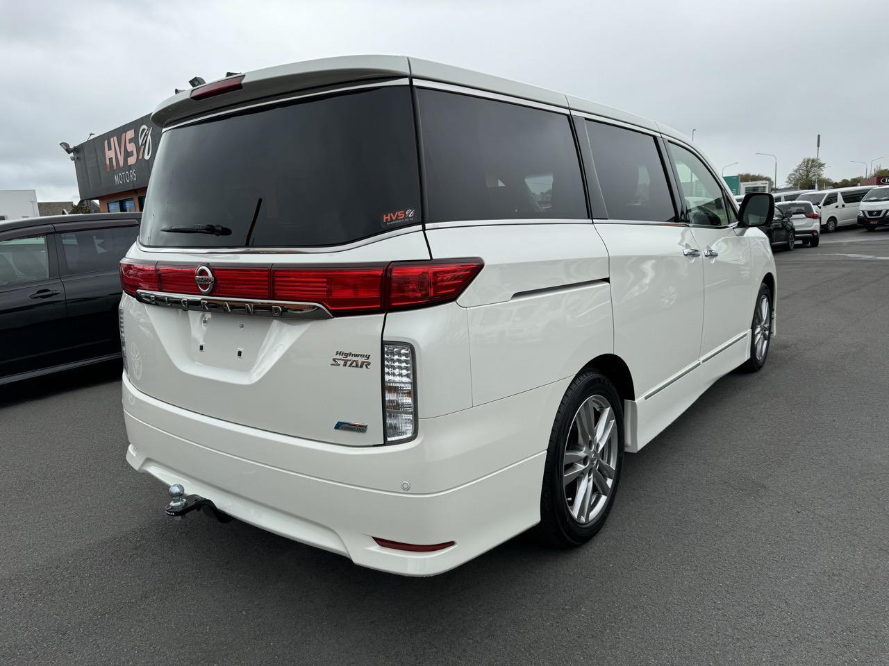 Nissan ELGRAND 3.5 350 HIGHWAY STAR 4WD 