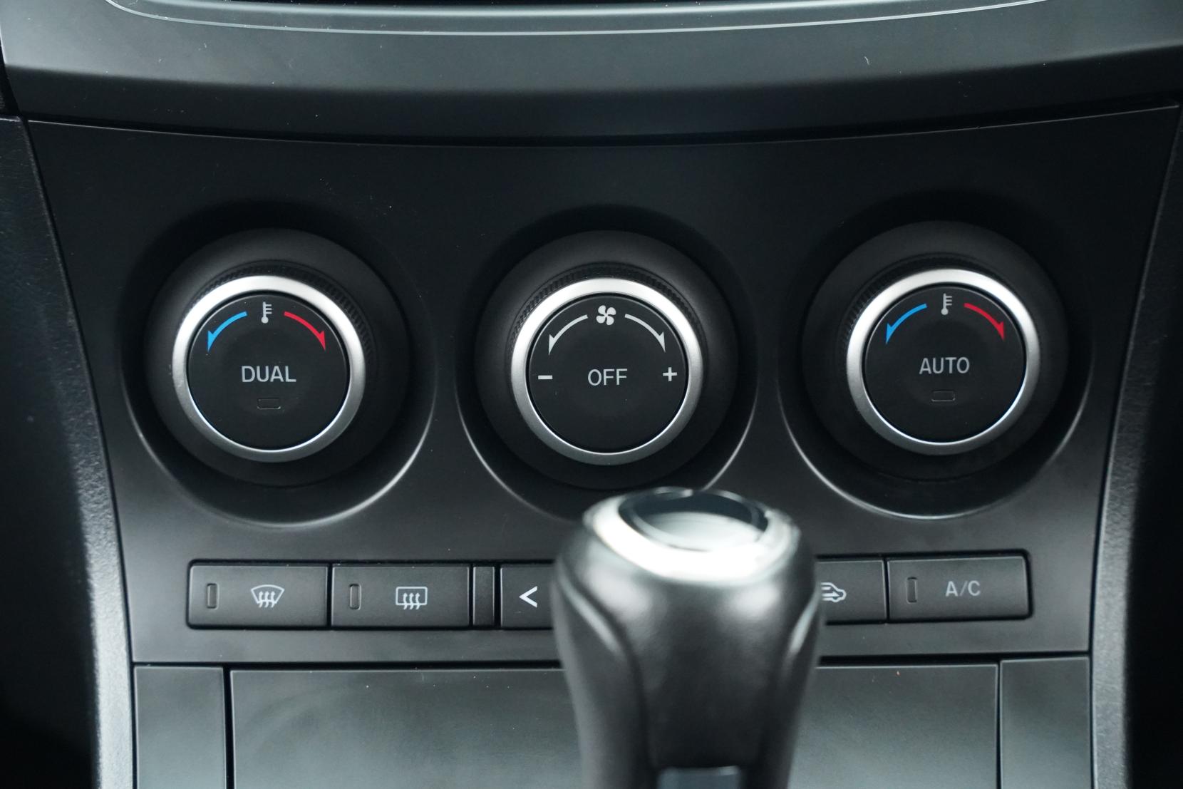 Mazda Axela Sport 20S Skyactiv