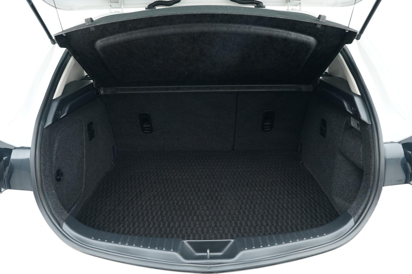 Mazda Axela Sport 20S Skyactiv
