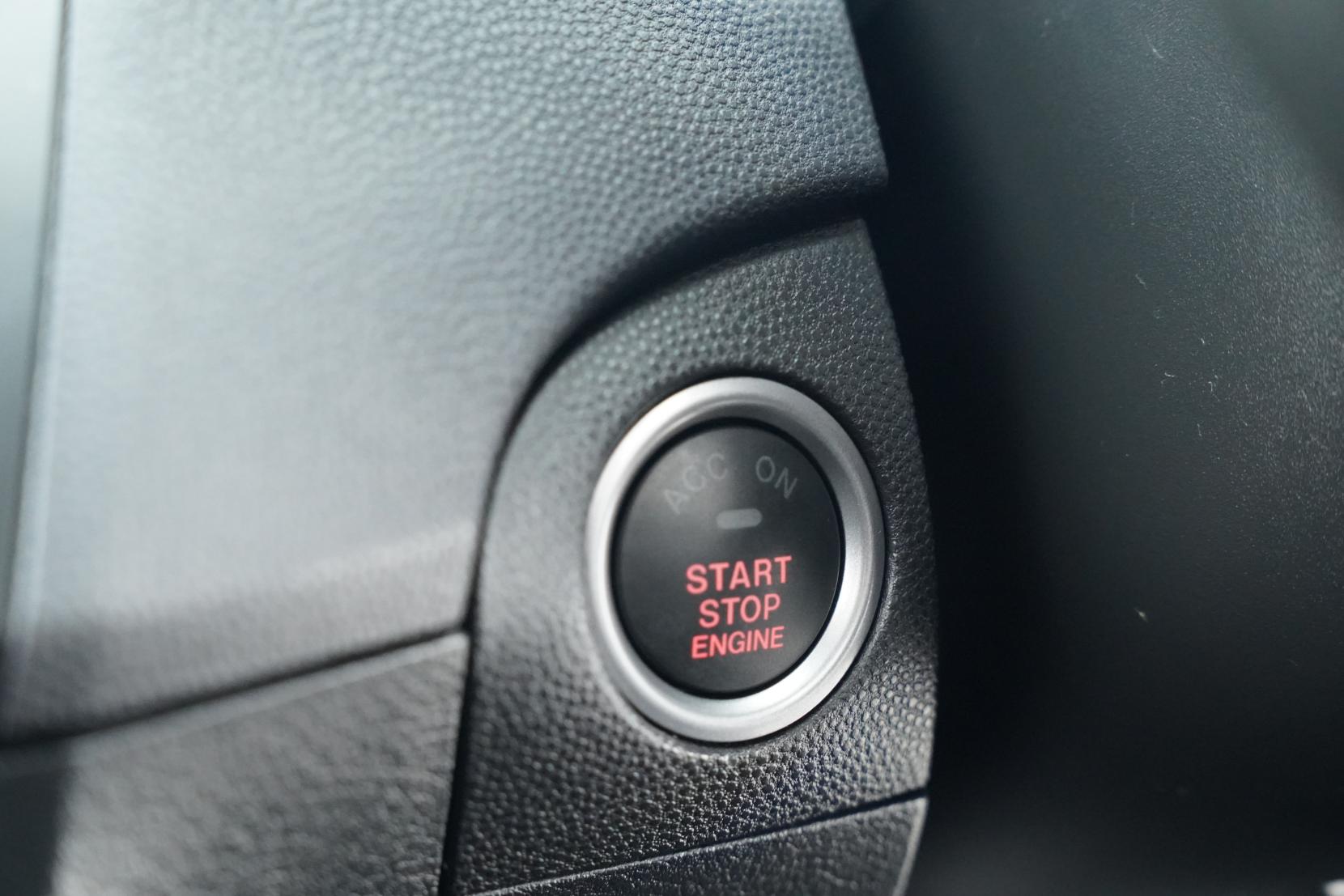 Mazda Axela 2.0 SPORT 20C SKYACTIVE