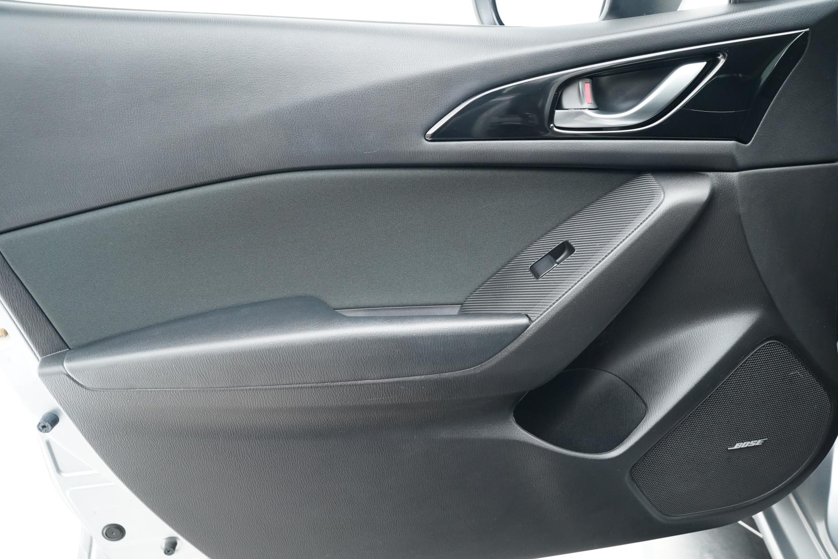 Mazda Axela Hybrid S