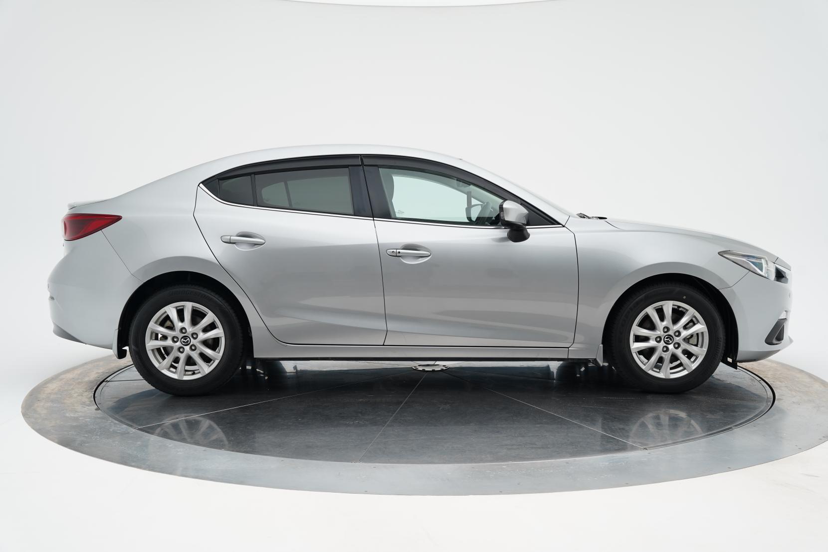 Mazda Axela Hybrid S