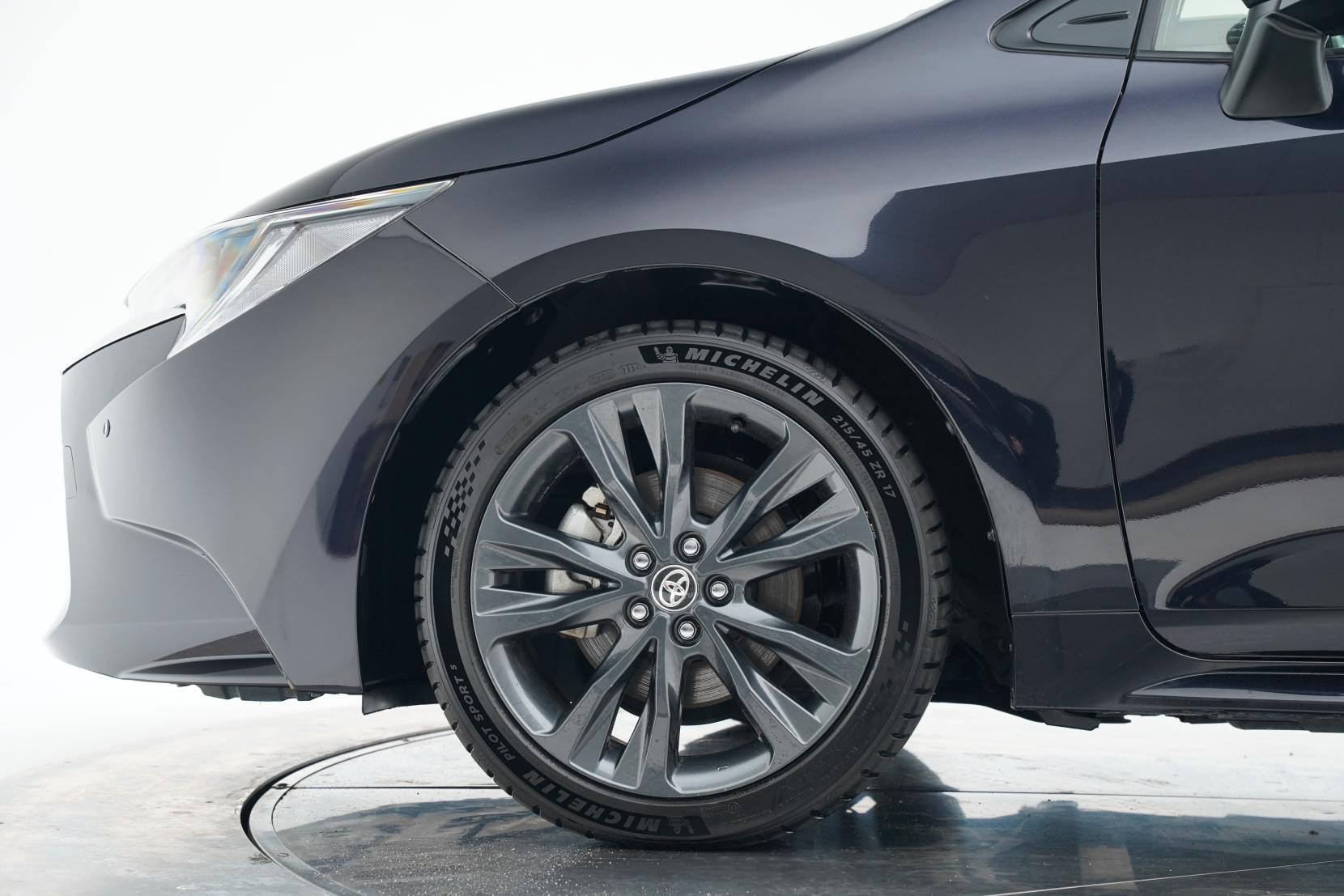 Toyota Corolla 1.8 Touring Hybrid WxB