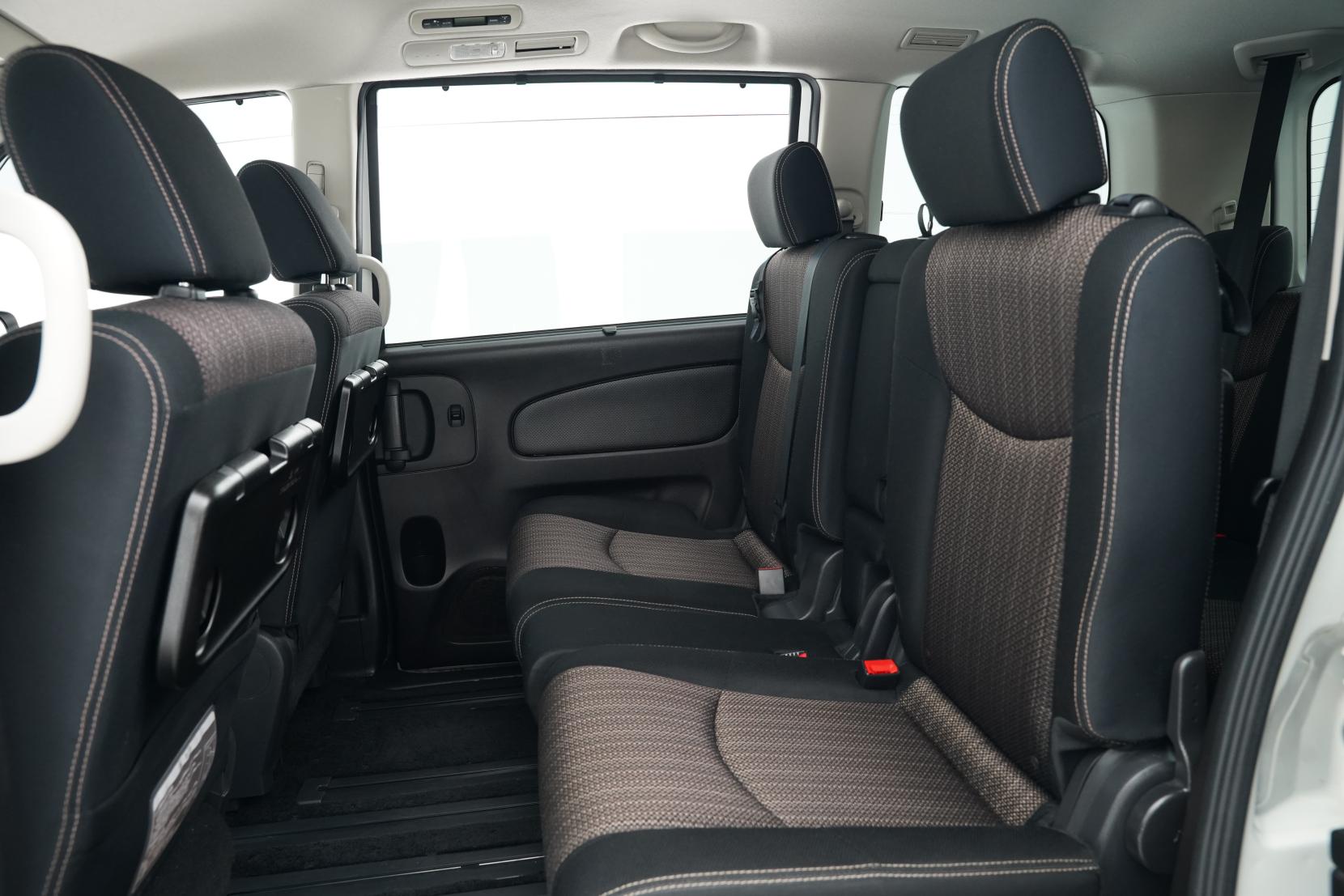 Nissan Serena (1991 – present) 2.0 Hybrid Highway Star V Selection